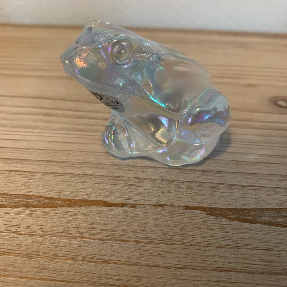 Fenton glass frog